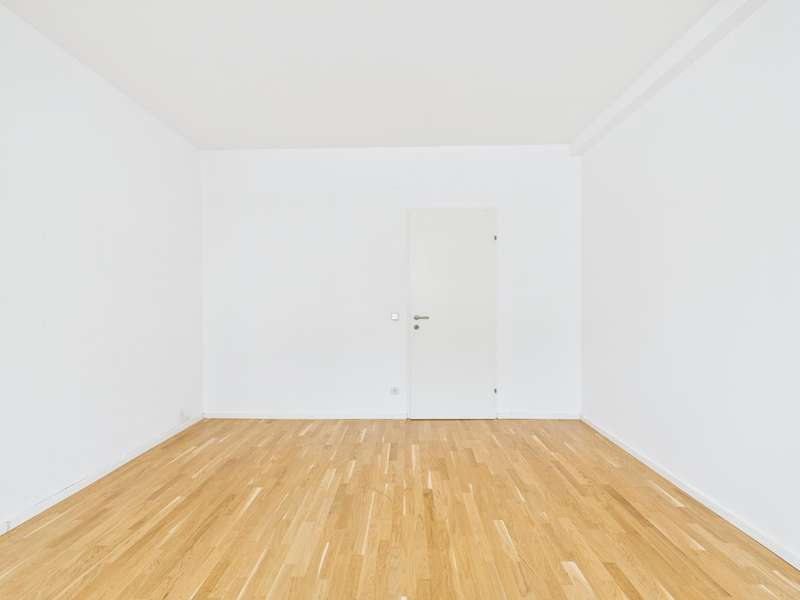 CAM04191G0-PR0076-STILL015