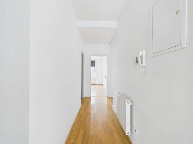 CAM04191G0-PR0076-STILL017