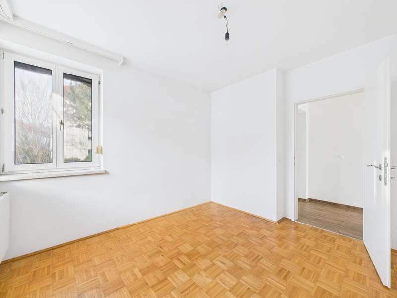 CAM04191G0-PR0077-STILL014