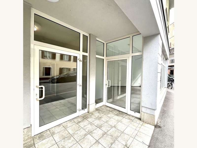 Geschäftslokal Graz: eigener Strassenseitiger Zugang eigener Strassenseitiger Zugang