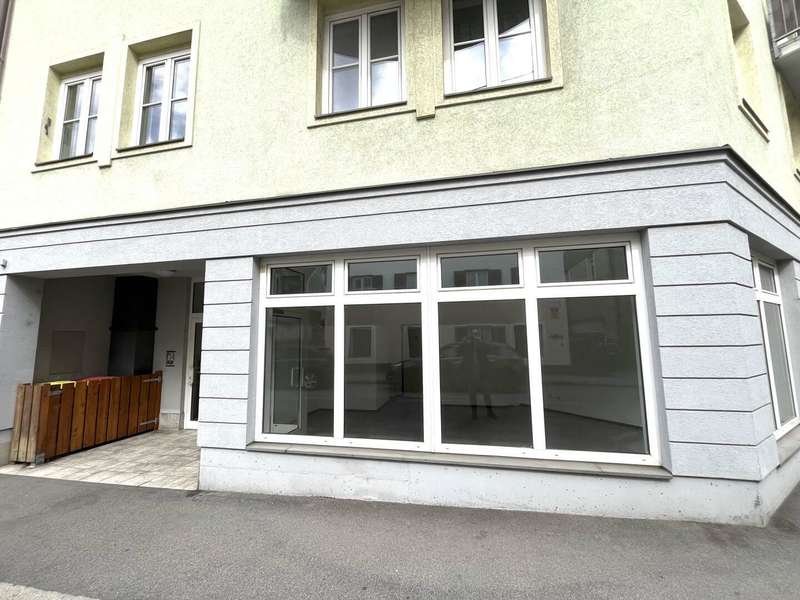 Geschäftslokal Graz: Ansicht von aussen Ansicht von aussen