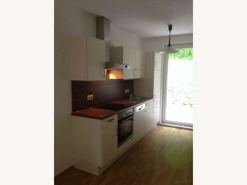 Mietwohnung Graz: Küche mit Ausgang auf die Terrasse Küche mit Ausgang auf die Terrasse