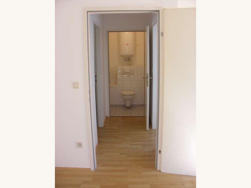 Mietwohnung Graz: Vorraum zum SZ, Bad WC Vorraum zum SZ, Bad WC