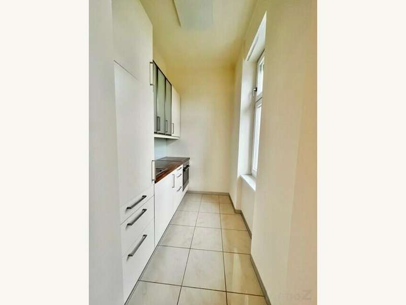 Mietwohnung Graz: separate Küche mit Fenster separate Küche mit Fenster