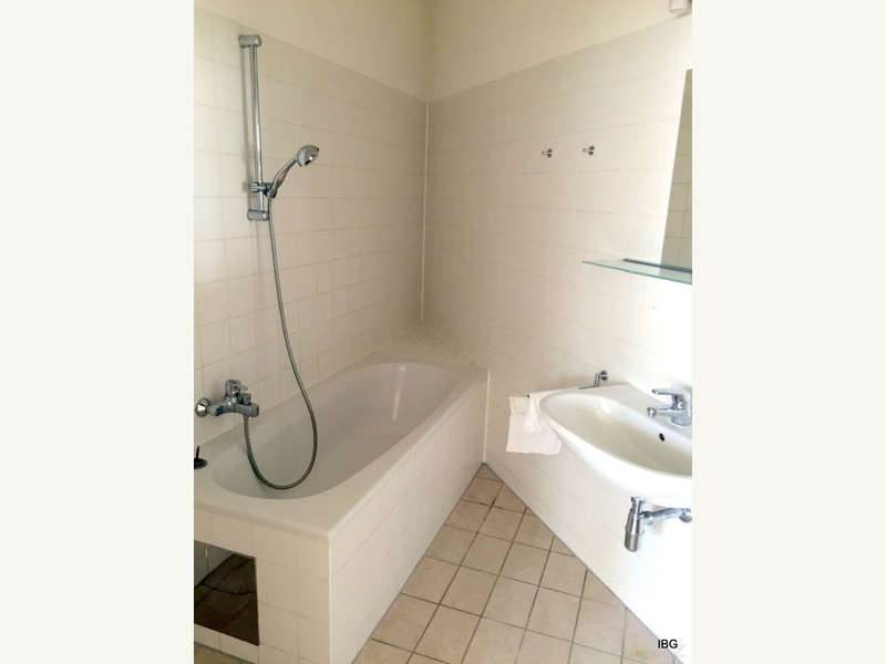 Badezimmer mit Wanne
