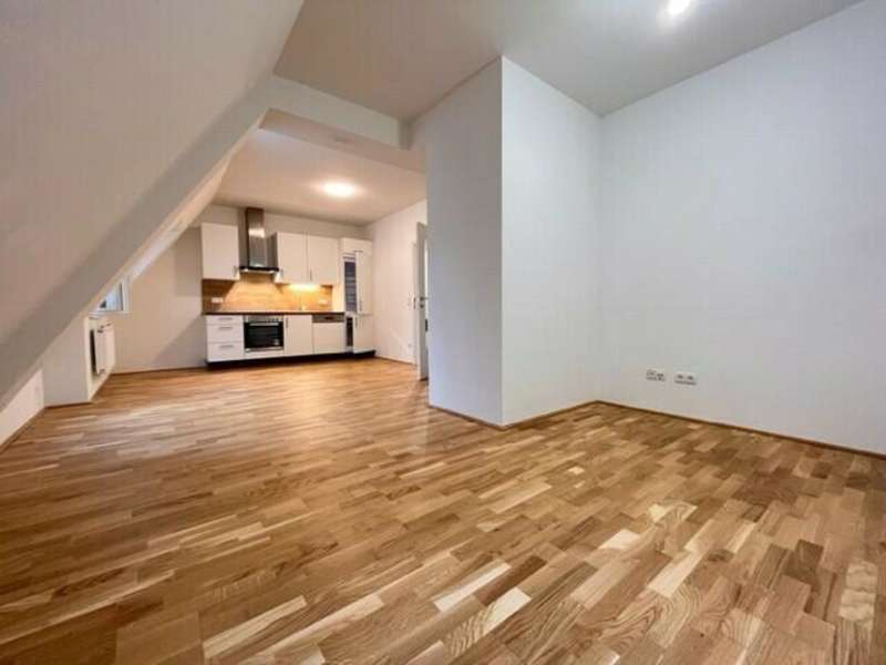 Maisonette Graz: Gesamtansicht vom Wohnbereich zur Küche Gesamtansicht vom Wohnbereich zur Küche