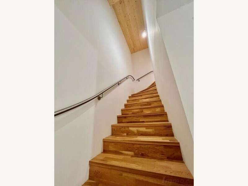 Maisonette Graz: Treppe in den 3.Stock (SZ und Bad) Treppe in den 3.Stock (SZ und Bad)