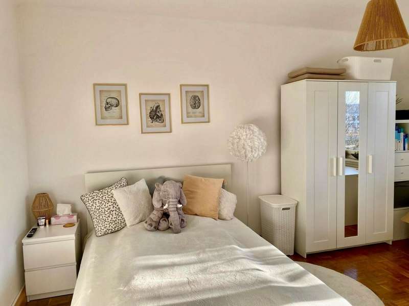 Aktuelle Möblierung der Mieterin - Ablöse möglich