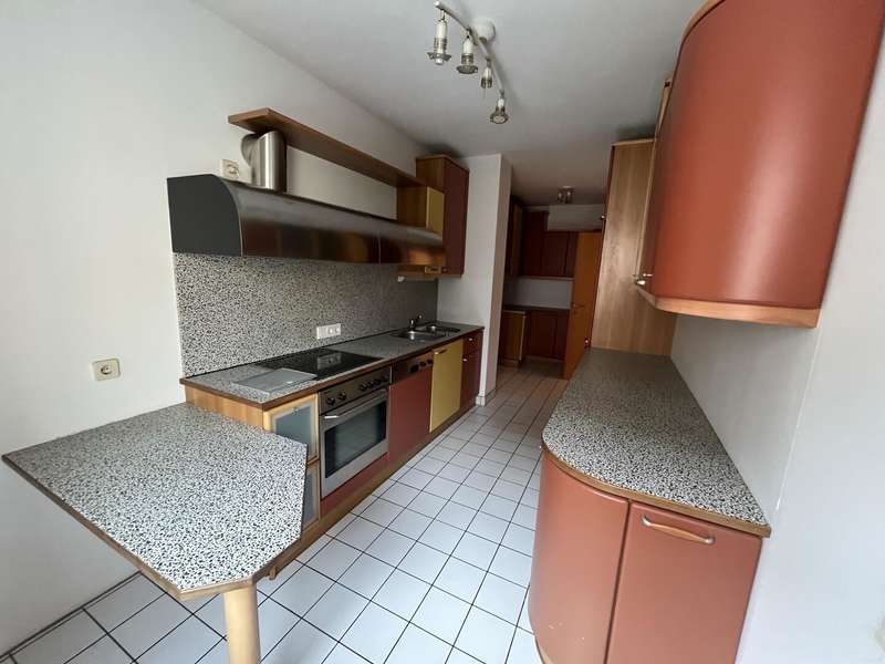 Mietwohnung Graz: Küche mit Frühstücksbar Küche mit Frühstücksbar