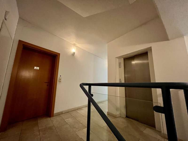Mietwohnung Graz: Stiegenhaus mit Lift Stiegenhaus mit Lift