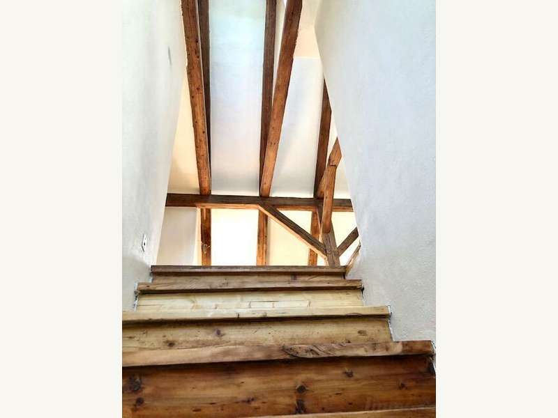 Treppe vom Vorraum im 2.OG in die Wohnung