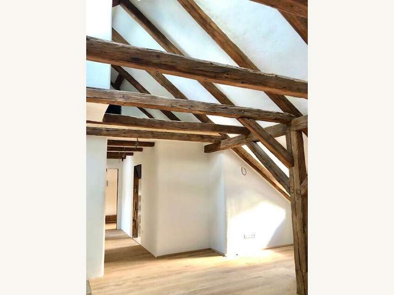 Wohnbereich - Richtung Schlafzimmer und Bad