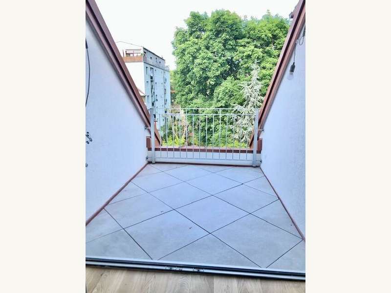 kleinere Terrasse