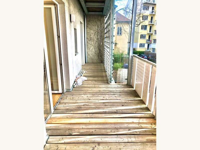 Mietwohnung Graz: Terrasse (Richtung Badezimmer) Terrasse (Richtung Badezimmer)
