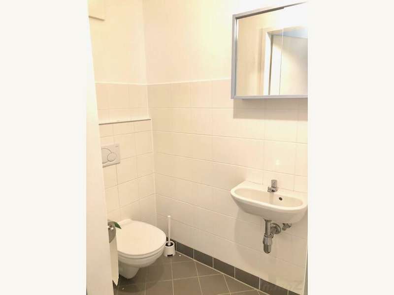 Mietwohnung Graz: Extra WC mit Handwaschbecken Extra WC mit Handwaschbecken