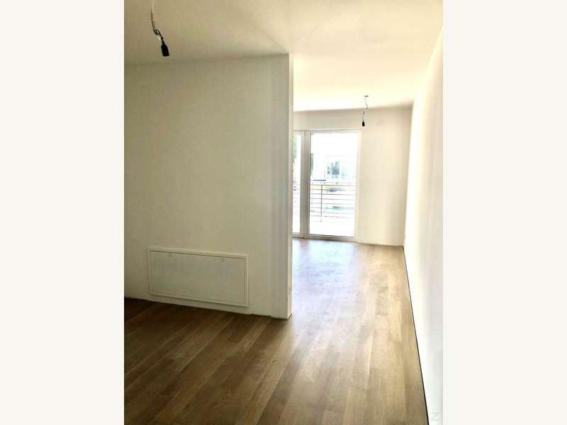Mietwohnung Kalsdorf bei Graz: geräumiger Vorraum- Blick zum Wohn-Kochbereich geräumiger Vorraum- Blick zum Wohn-Kochbereich