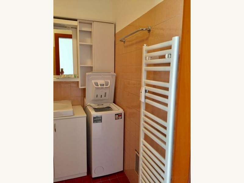 Maisonette Graz: Bad mit Waschmaschine und... Bad mit Waschmaschine und...