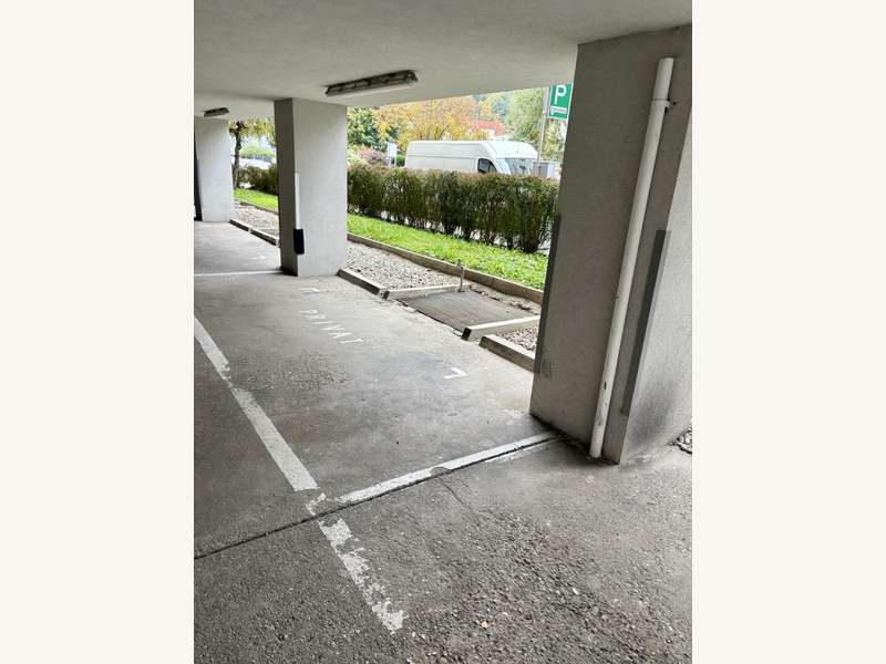 Mietwohnung Graz: Parkplatz event. anmietbar Parkplatz event. anmietbar