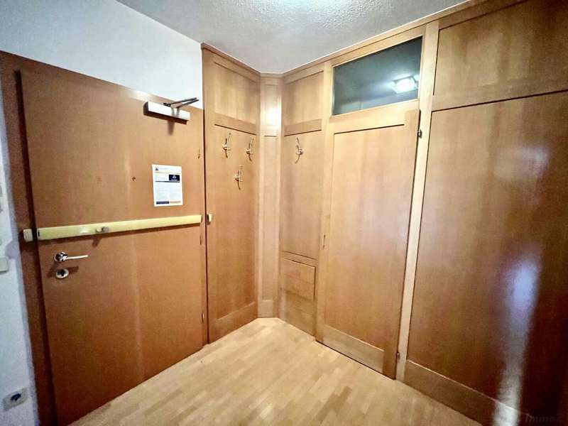 Mietwohnung Graz: Diele- Eingangstüre mit Sicherheitsschloss Diele- Eingangstüre mit Sicherheitsschloss