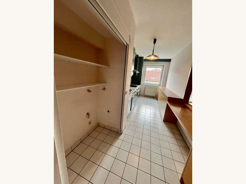 Mietwohnung Graz: Wirtschaftsbereich in der Küche (Platz fü die Waschmaschine) Wirtschaftsbereich in der Küche (Platz fü die Waschmaschine)