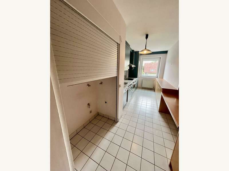 Mietwohnung Graz: Wirtschaftsbereich in der Küche mit E- Rollo abgrenzbar Wirtschaftsbereich in der Küche mit E- Rollo abgrenzbar