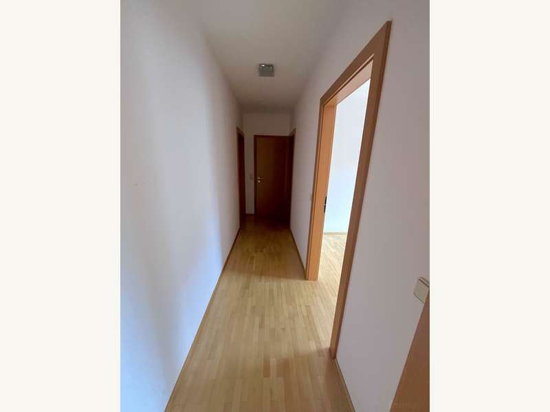 Mietwohnung Graz: Gang-zwischen den Zimmern Gang-zwischen den Zimmern