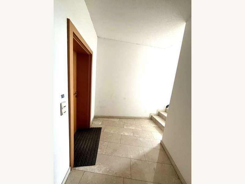 Mietwohnung Graz: Eingang-Stiegenhaus Eingang-Stiegenhaus