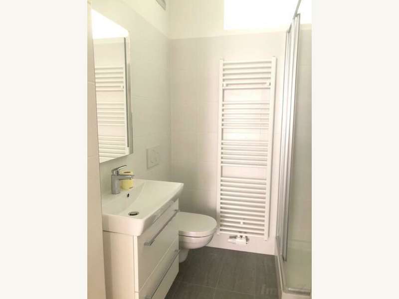 Mietwohnung Graz: Neues Bad mit WC, Handtuchtrockner... Neues Bad mit WC, Handtuchtrockner...