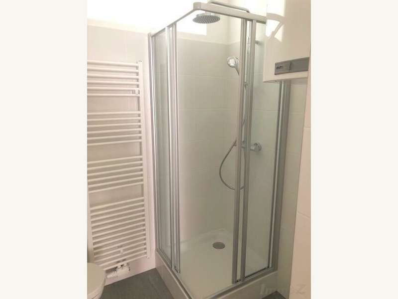 Mietwohnung Graz: Dusche und ... Dusche und ...