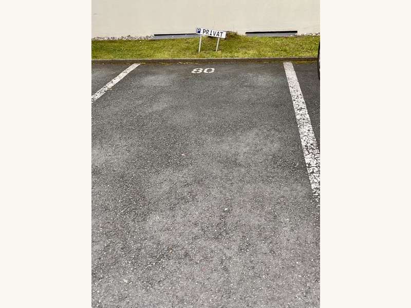 Parkplatz -mitvermietet