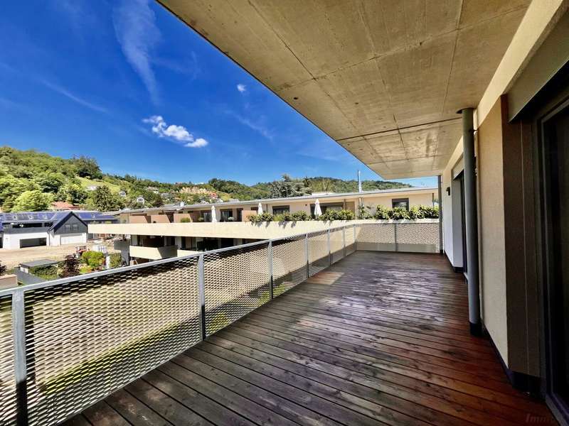 Terrasse vom Wohnzimmer aus begehbar