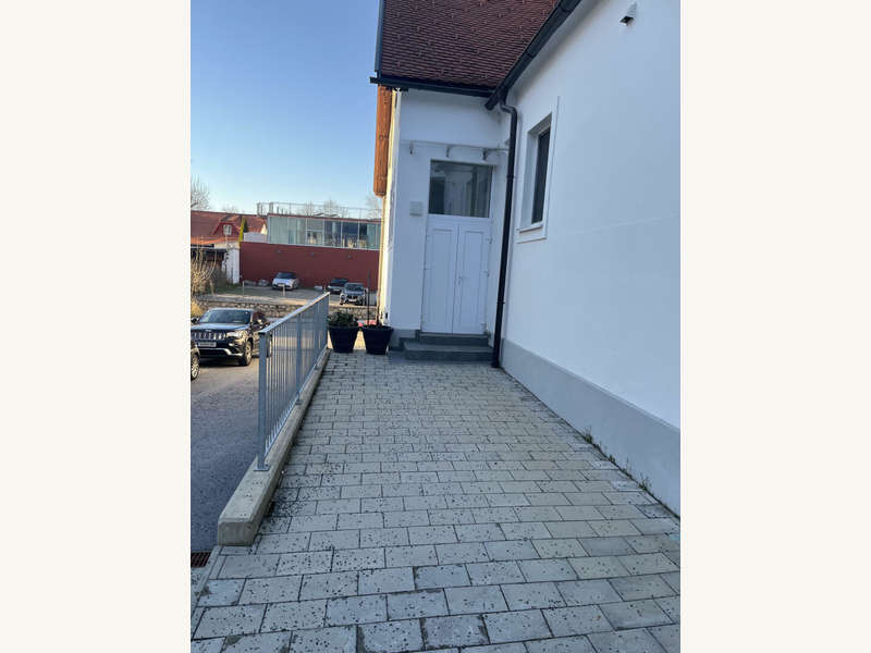 Parkplatz Nr. 3  zu vermieten