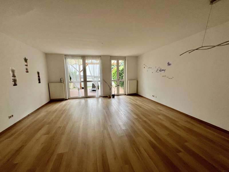 Maisonette Graz: Wohn Esszimmer unmöbliert Wohn Esszimmer unmöbliert