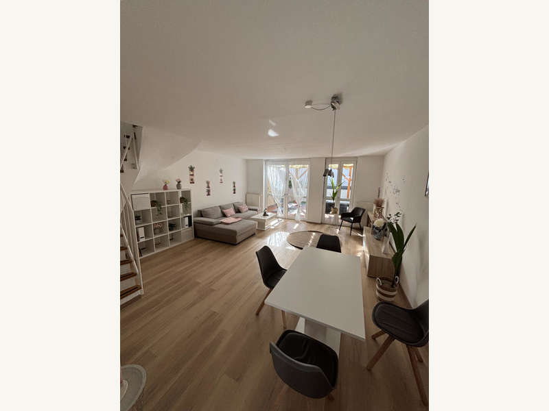 Maisonette Graz: Wohnzimmer mit Ausgang auf die Terrasse Wohnzimmer mit Ausgang auf die Terrasse