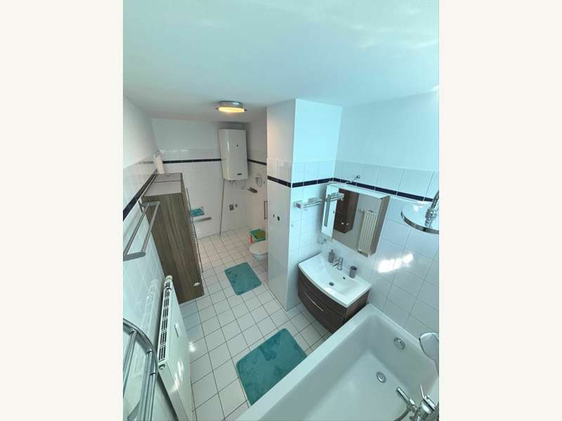 Maisonette Graz: Bad mit Wanne und Wc im 1.OG Bad mit Wanne und Wc im 1.OG