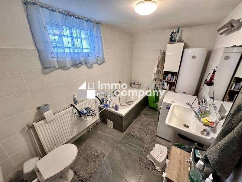Einfamilienhaus Schönkirchen-Reyersdorf: Badezimmer Badezimmer