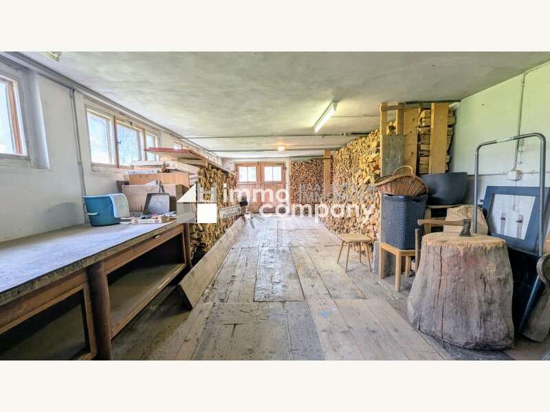 Lagerraum / Holzscheitel