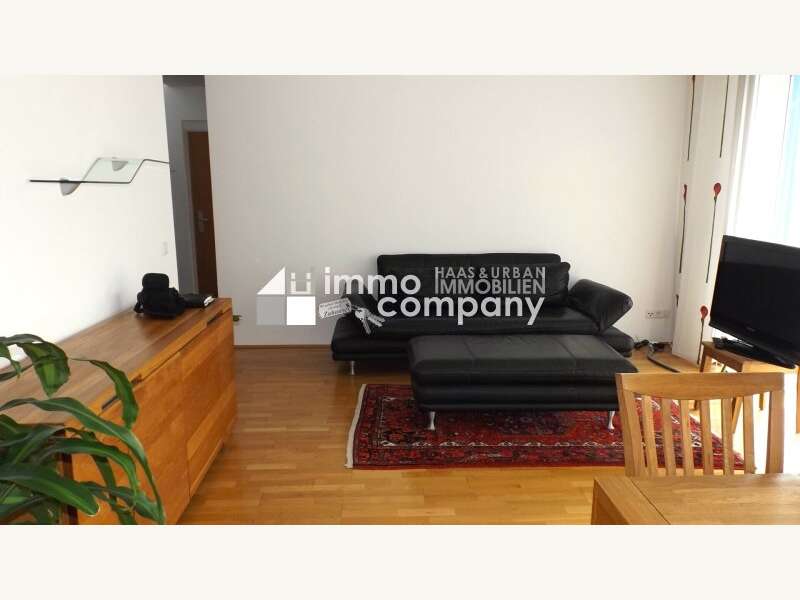 Mietwohnung Hötting: Wohnzimmer - Teilansicht Wohnzimmer - Teilansicht