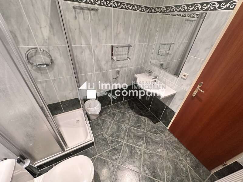 Mietwohnung Lassee: Badezimmer Badezimmer