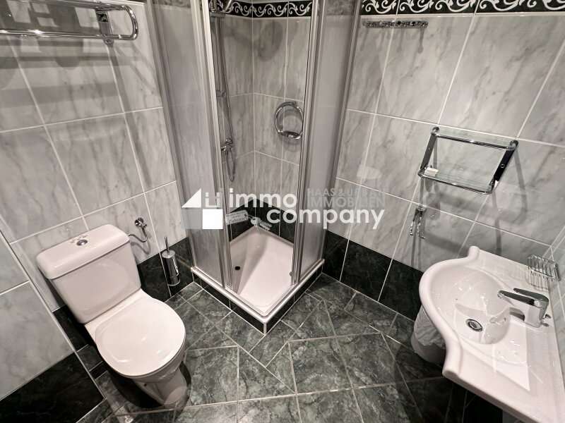Mietwohnung Lassee: Badezimmer Badezimmer