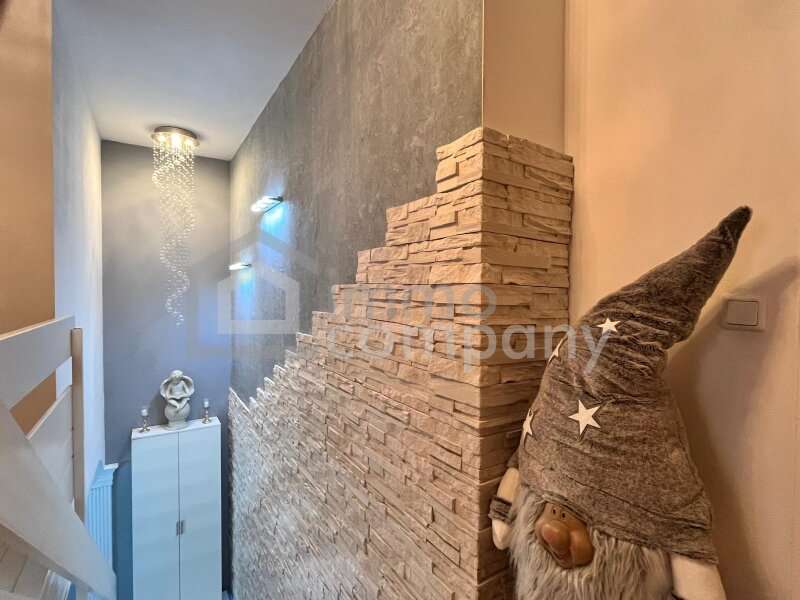 Maisonette Wiener Neustadt: Abgang zur Ebene im Erdgeschoss Abgang zur Ebene im Erdgeschoss