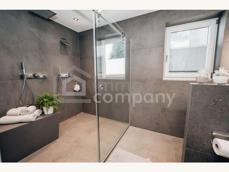 Eigentumswohnung Schwaz: Nur eines von drei Bädern.. Nur eines von drei Bädern..