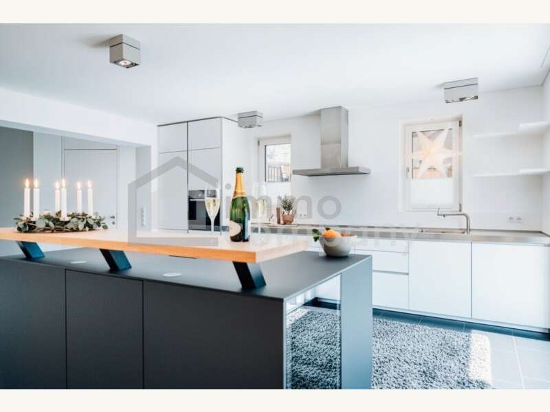 Teilansicht Küche - Barbereich mit integrierten Weinschrank