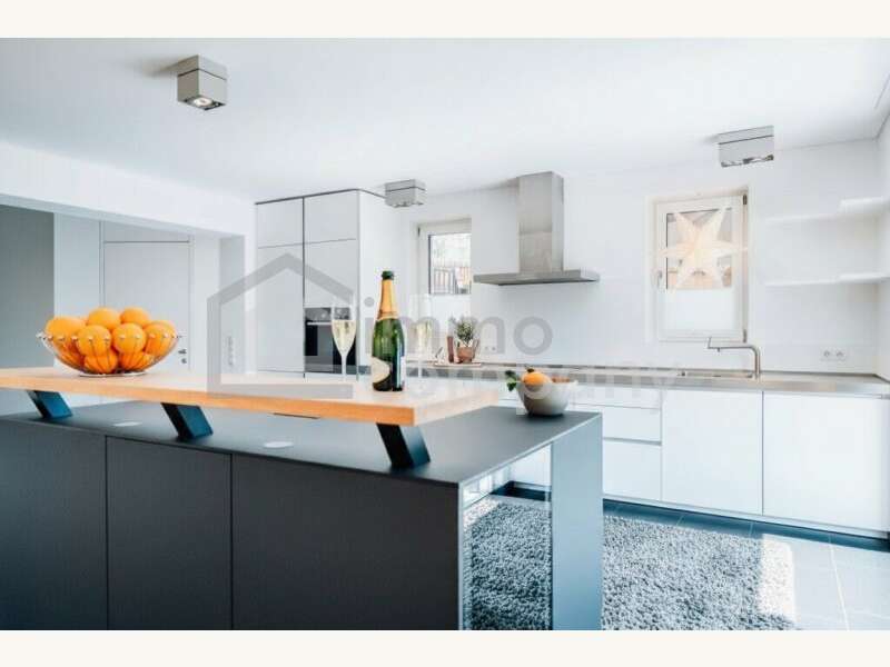 Küche mit Kochinsel