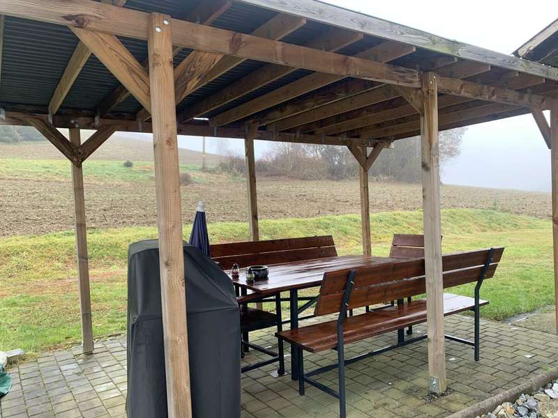 Einfamilienhaus Pirching am Traubenberg: Terrasse ackserseitig Terrasse ackserseitig
