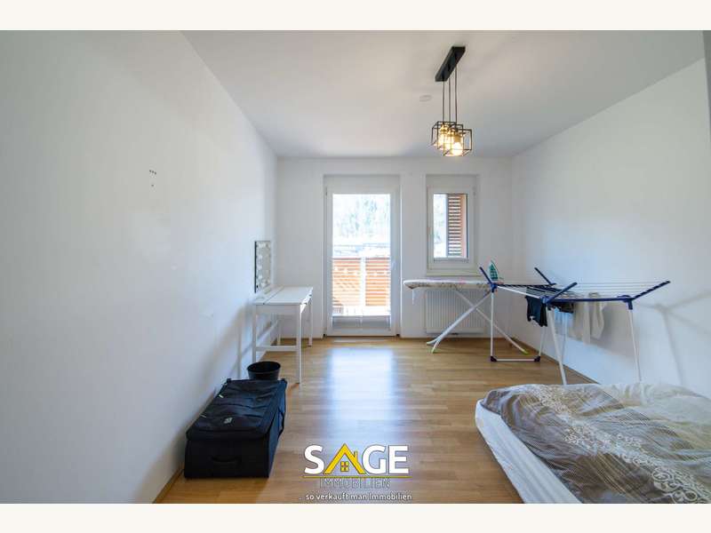 Eigentumswohnung Erpfendorf: Zimmer mit Balkon Zimmer mit Balkon