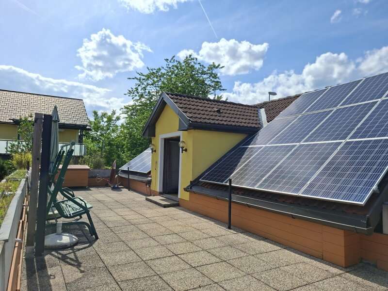 15713-Dachterrasse mit Photovoltaik