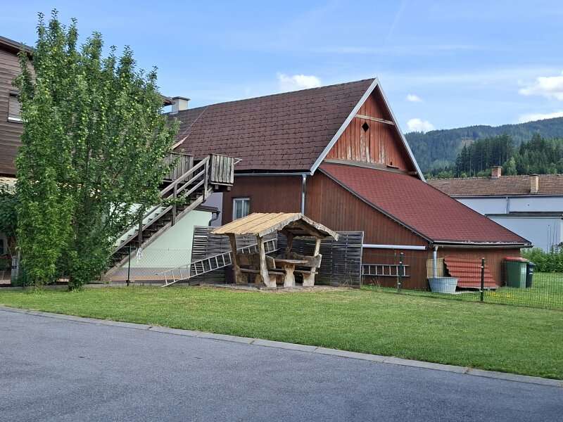 15713-Laube