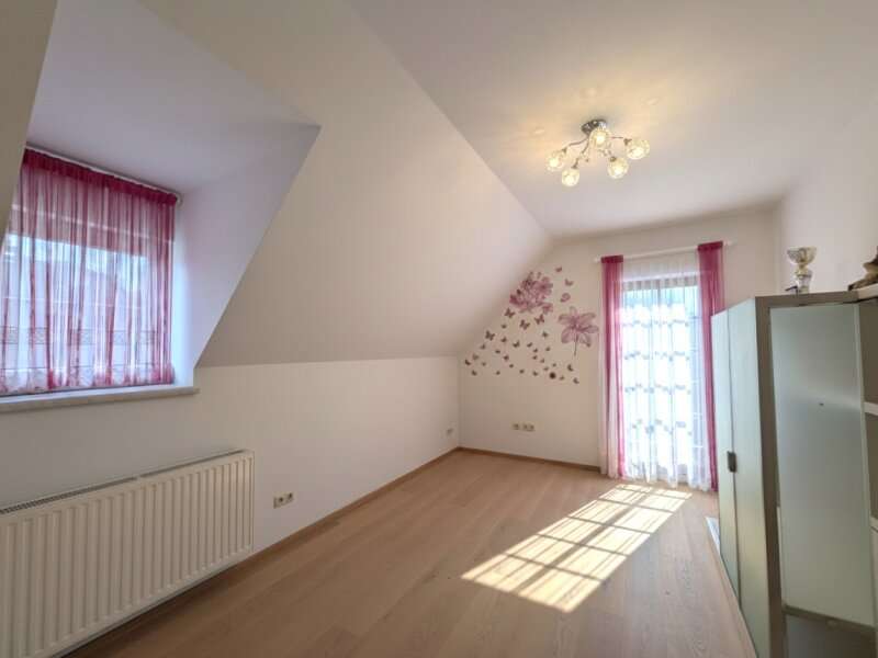 Schlafzimmer 1/Balkon