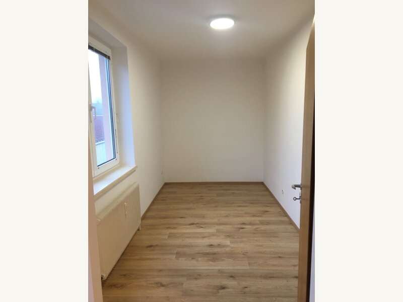 Mietwohnung Bruck an der Leitha: Kinderzimmer-unmöbliert Kinderzimmer-unmöbliert